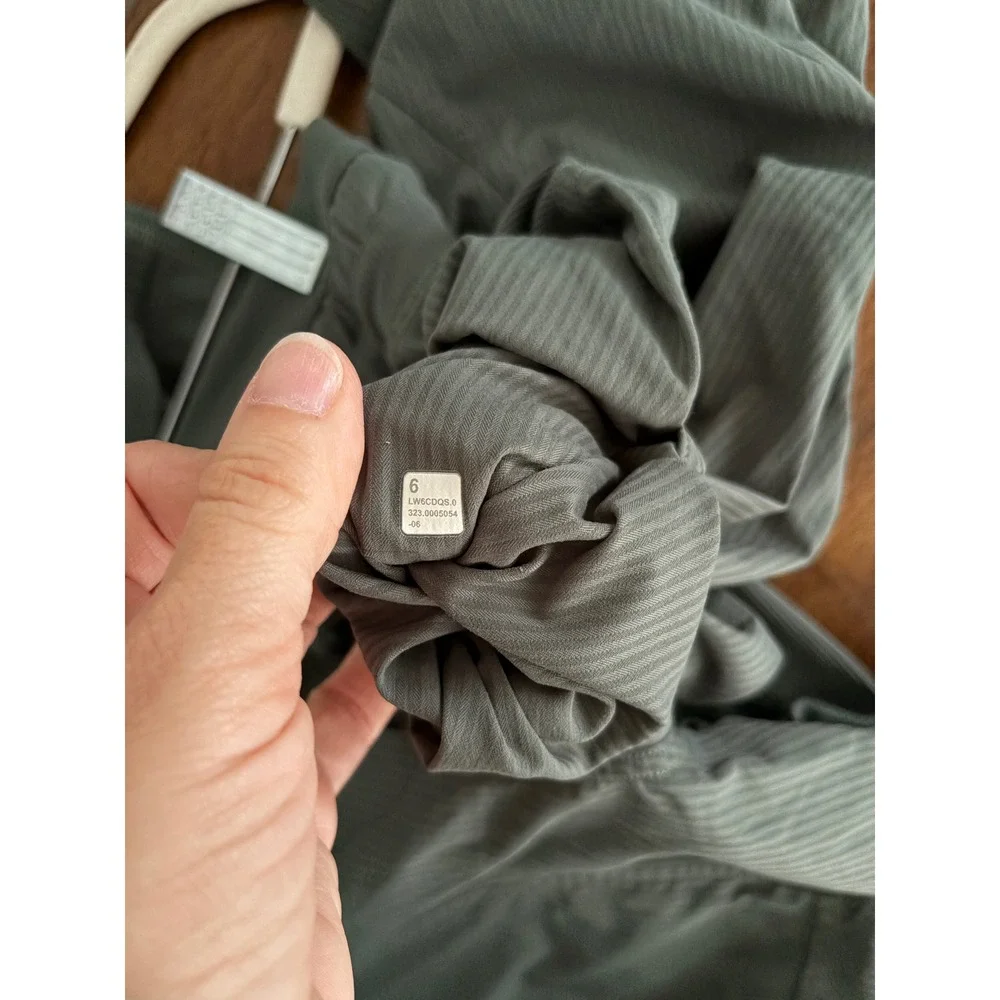 Lululemon Dance Studio Mid-Rise Cropped Green Size‎ 6